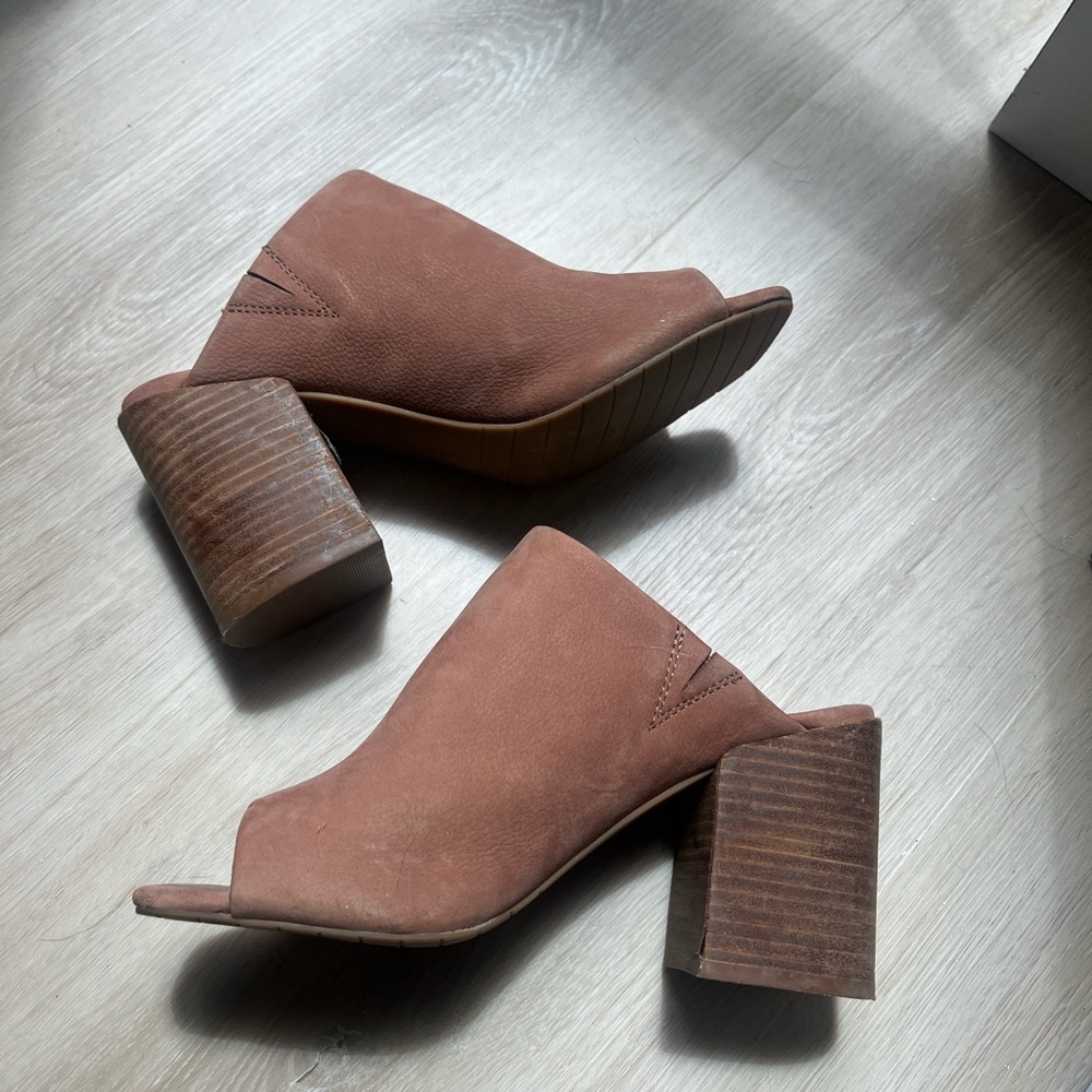Brown Block Heel Mules with Modern Design